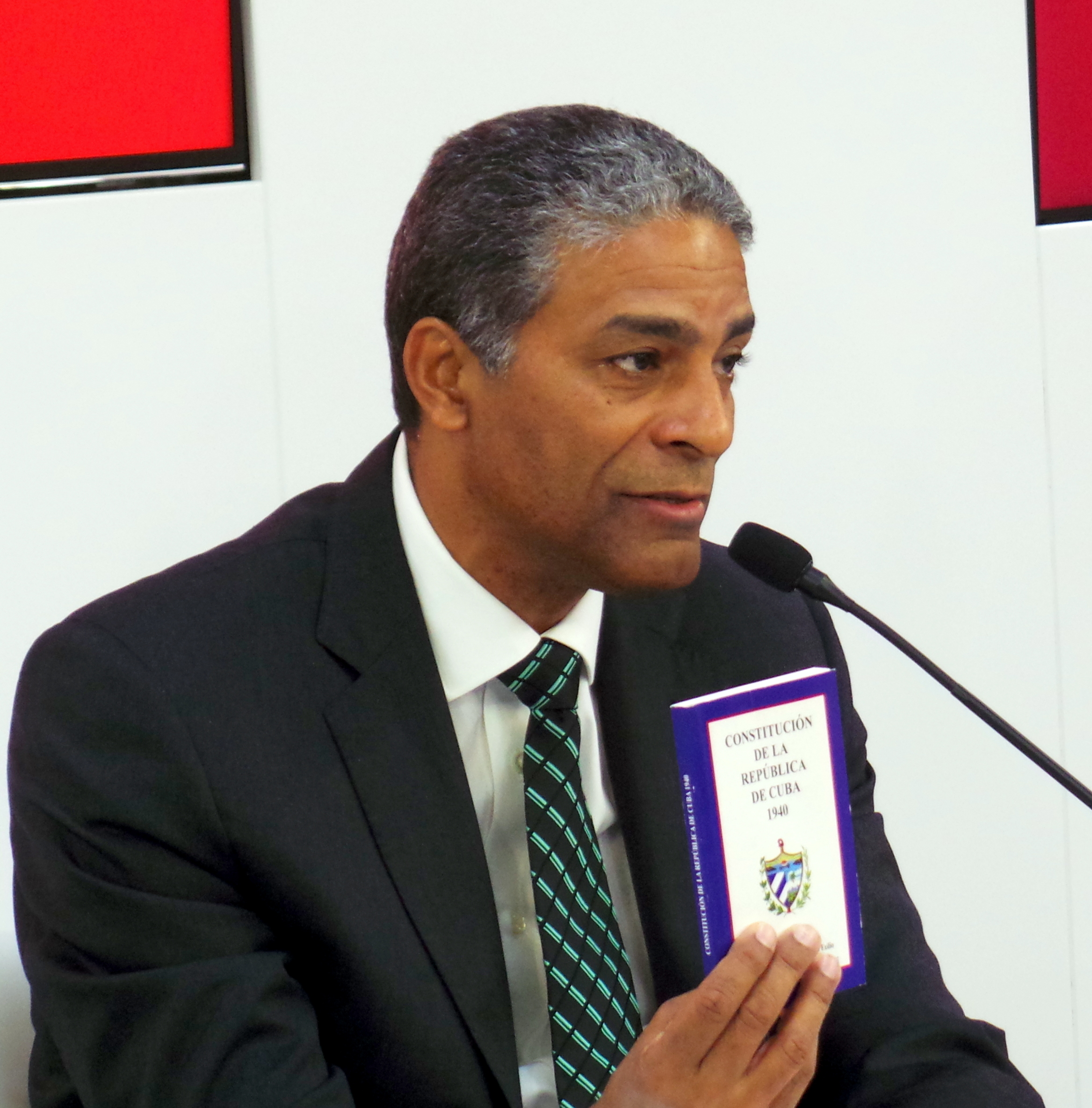 Photo of Oscar Elías Biscet González
